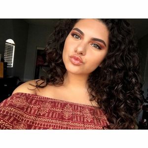 Meet your Posher, Vickie